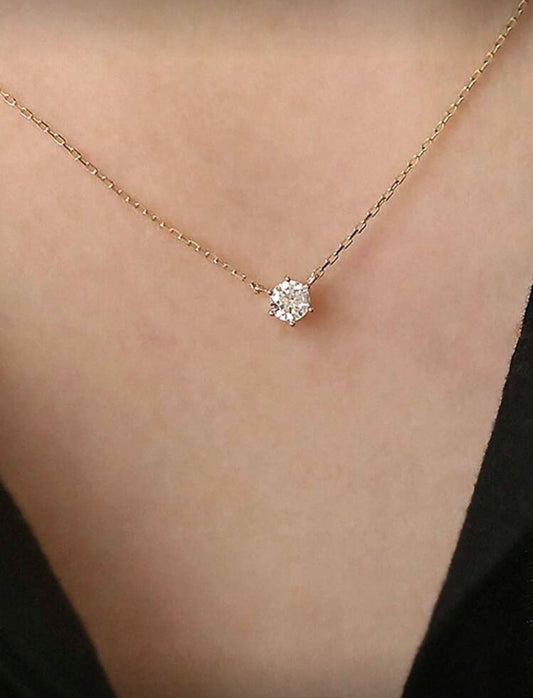 Collier doré avec pendentif pierre en zircon